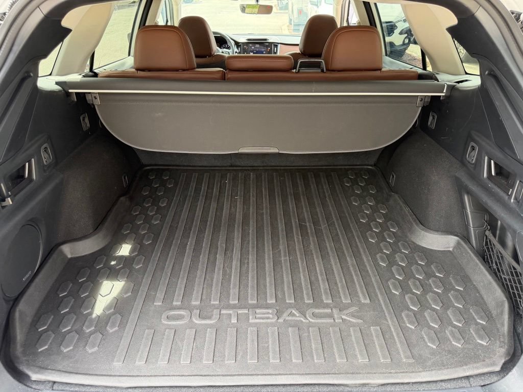Used 2022 Subaru Outback Touring AWD/4WD image 7