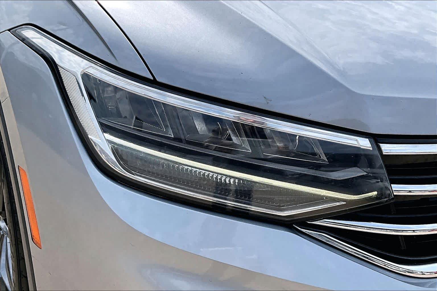 Used 2022 Volkswagen Tiguan SE FWD image 28