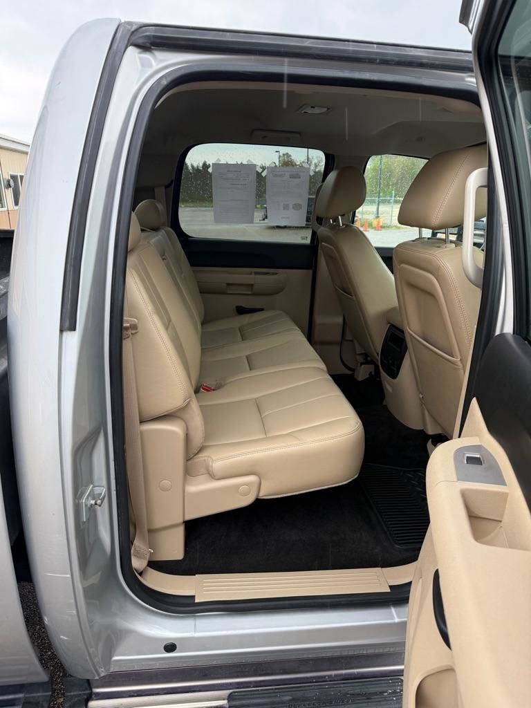 Used 2011 Chevrolet Silverado 3500 LT w/ Interior Plus Package AWD/4WD image 18
