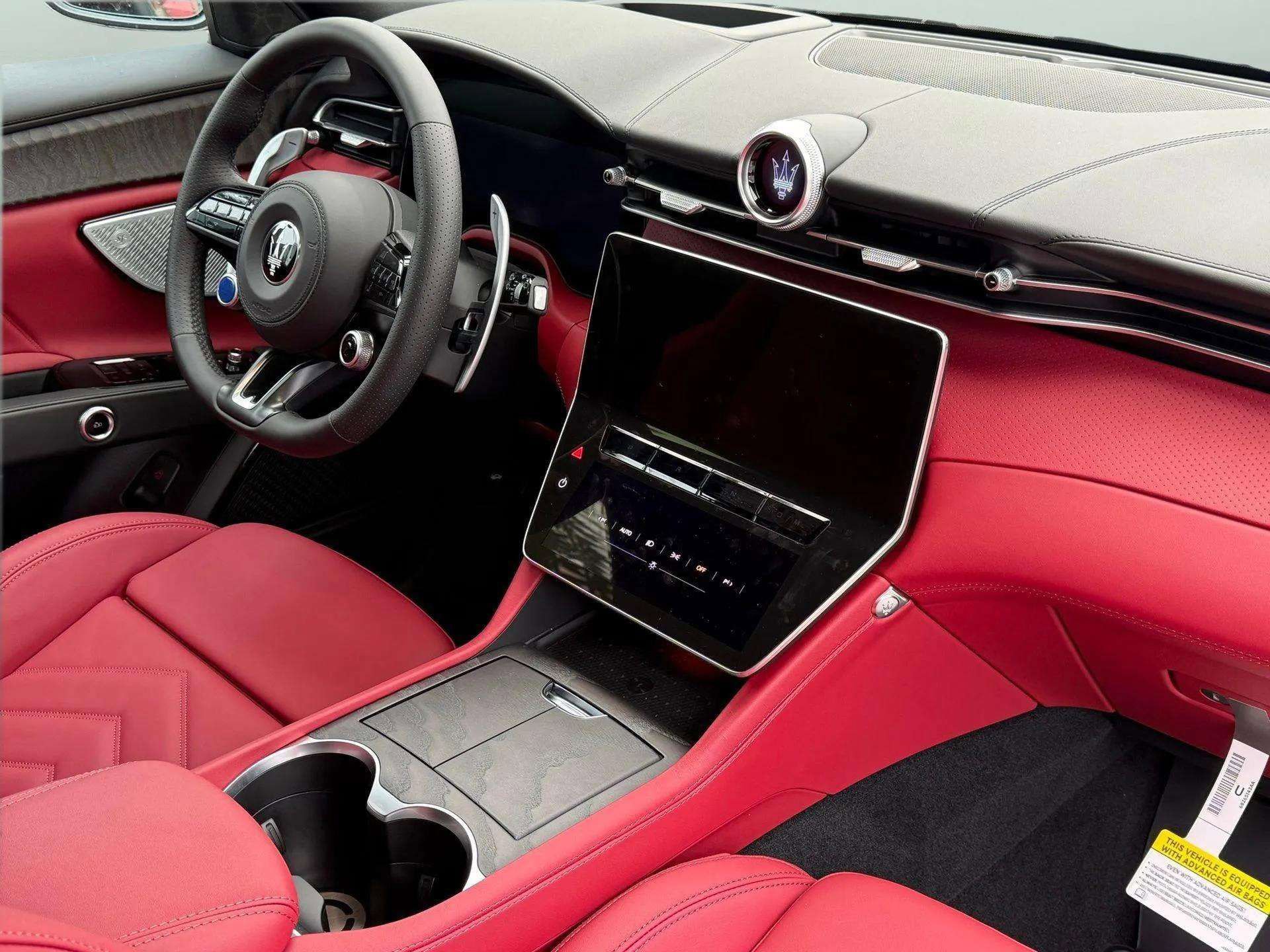 New 2026 Maserati Grecale Modena image 2