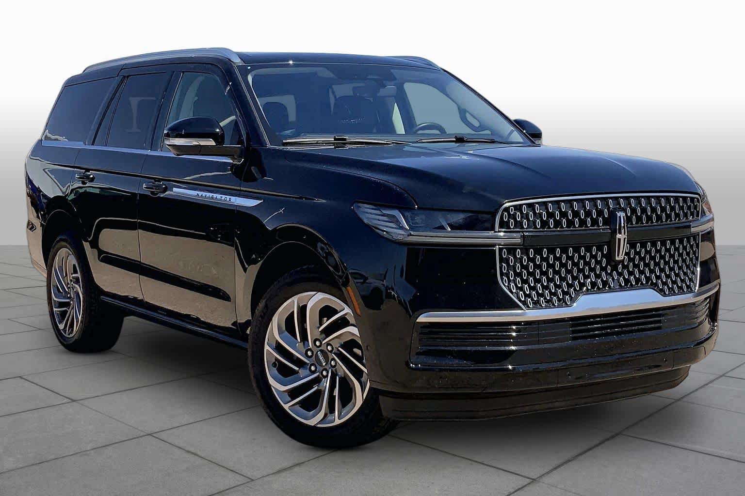 Used 2025 Lincoln Navigator Reserve AWD/4WD image 5