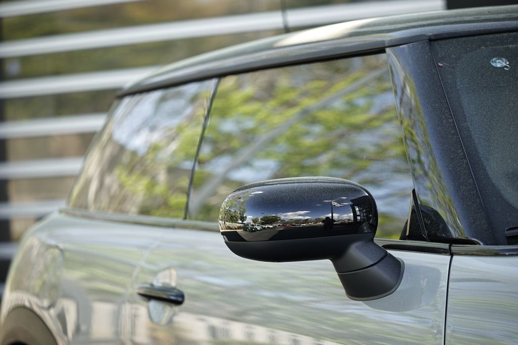 Used 2025 MINI Cooper S FWD image 3