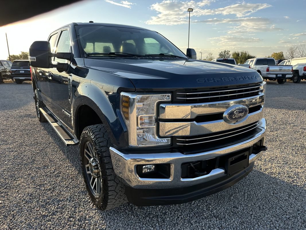 Used 2018 Ford F250 Lariat w/ Lariat Value Package AWD/4WD image 2