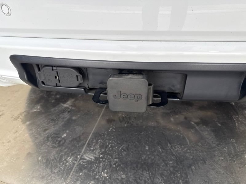 Used 2019 Jeep Grand Cherokee Overland AWD/4WD image 10