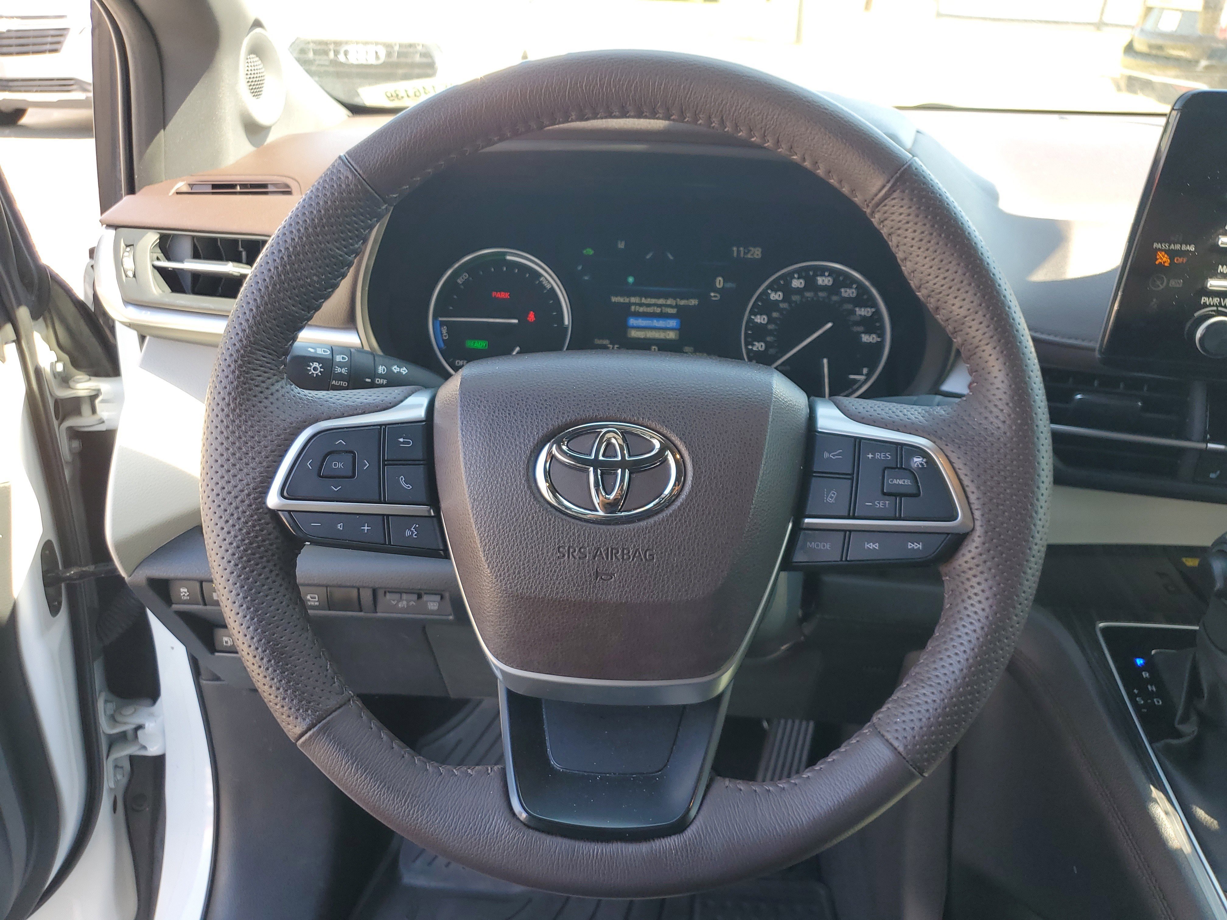 Used 2023 Toyota Sienna Platinum image 25