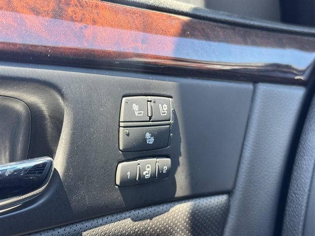 Used 2011 Cadillac DTS Premium FWD image 13