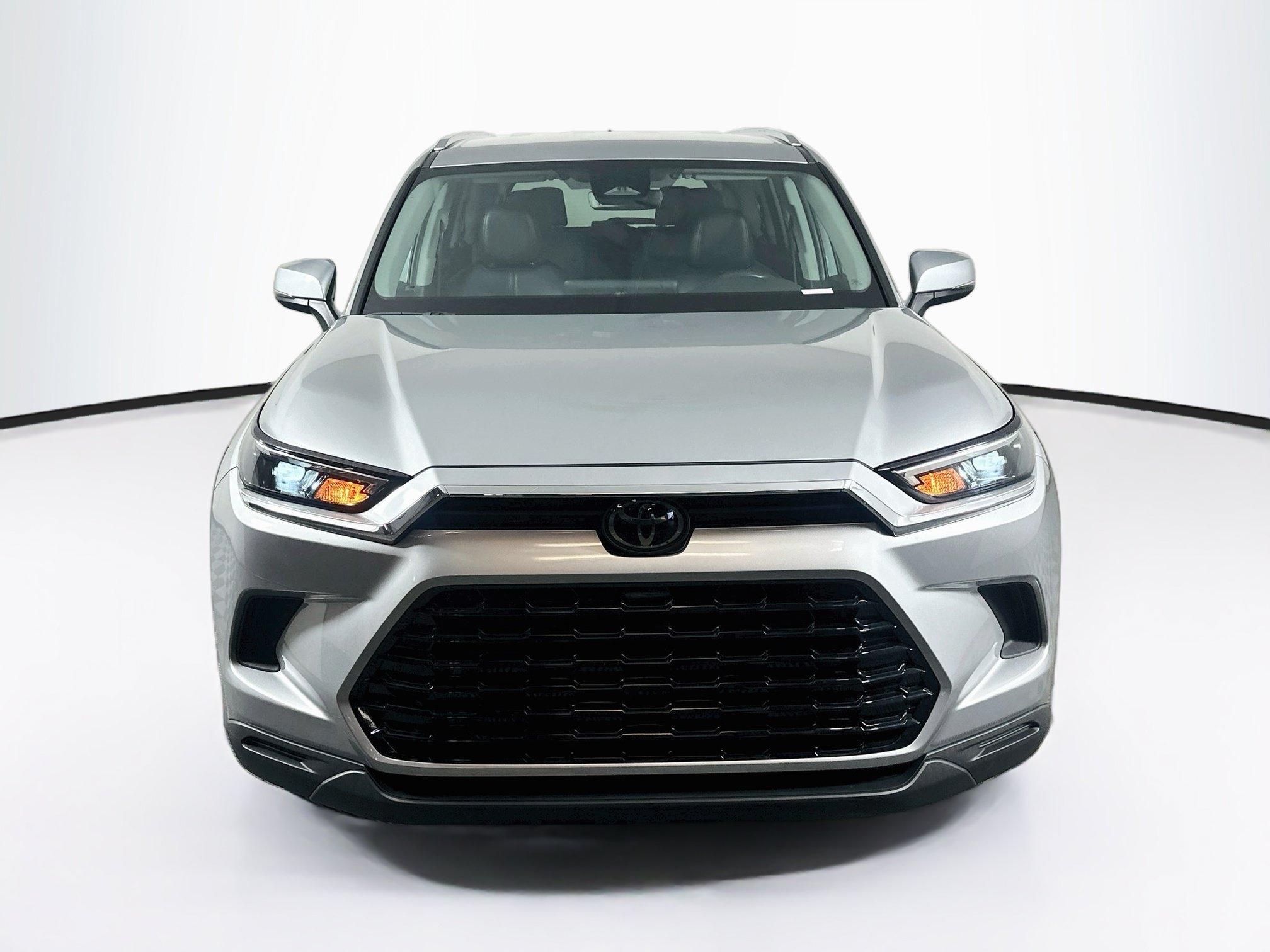 Used 2024 Toyota Grand Highlander FWD image 2