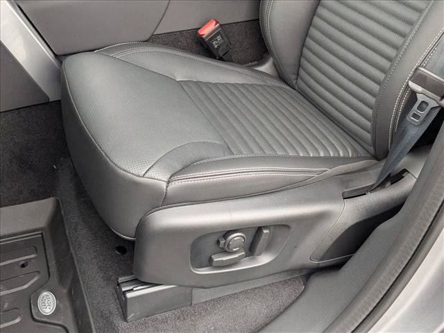 New 2025 Land Rover Discovery S AWD/4WD image 4