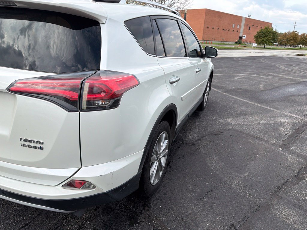 Used 2016 Toyota RAV4 Limited w/ Advanced Technology Package AWD/4WD image 5