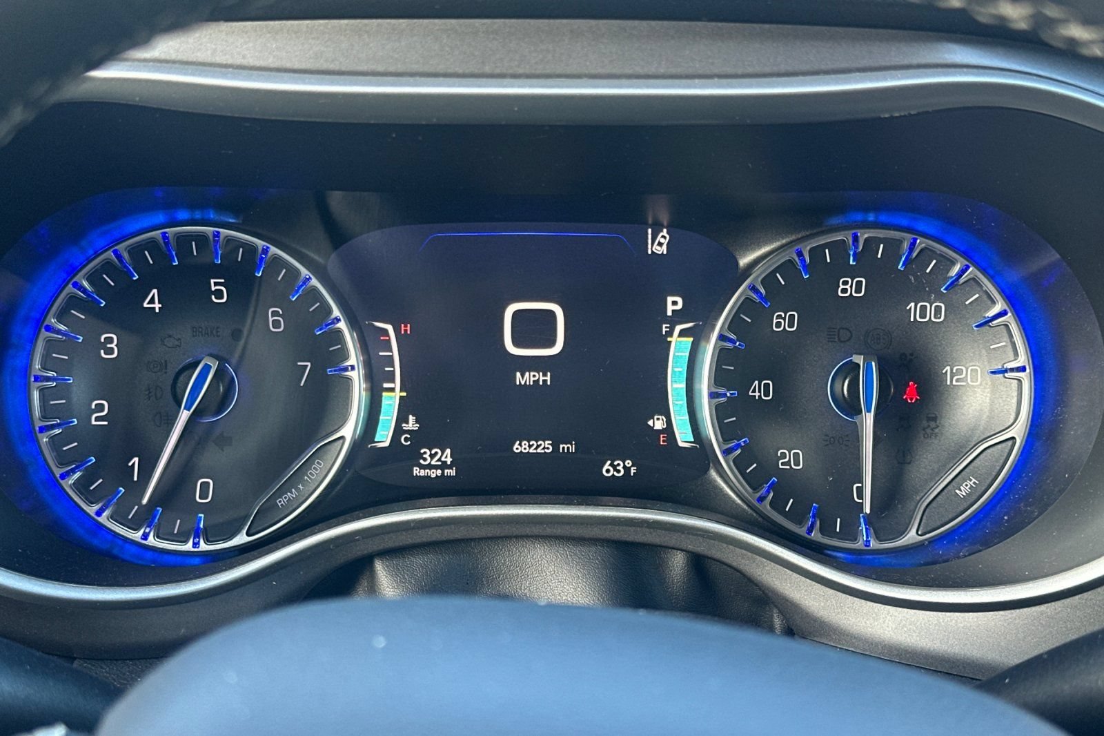 Used 2023 Chrysler Pacifica Touring-L FWD image 38