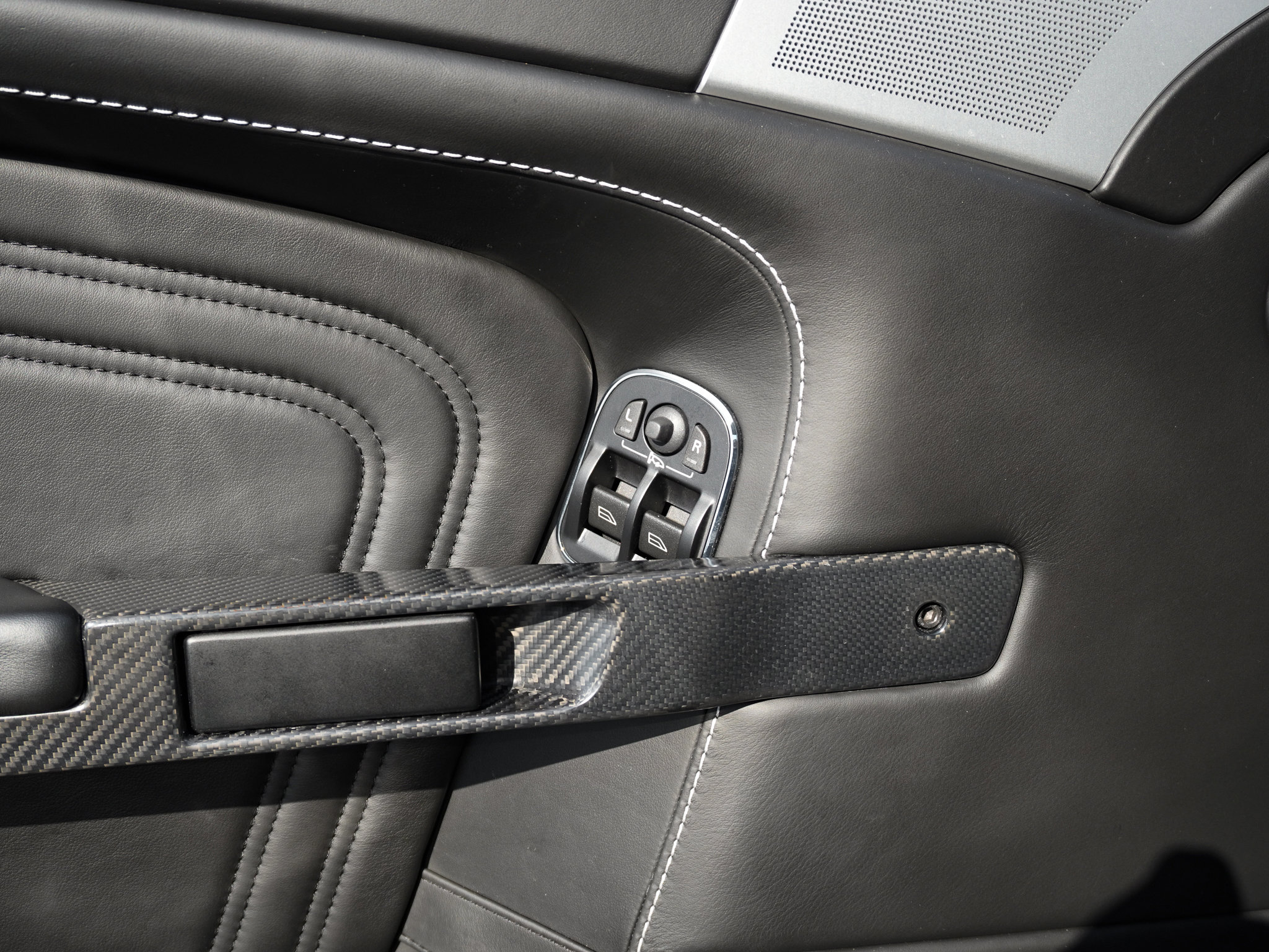 Used 2012 Aston Martin DBS Carbon Black image 15