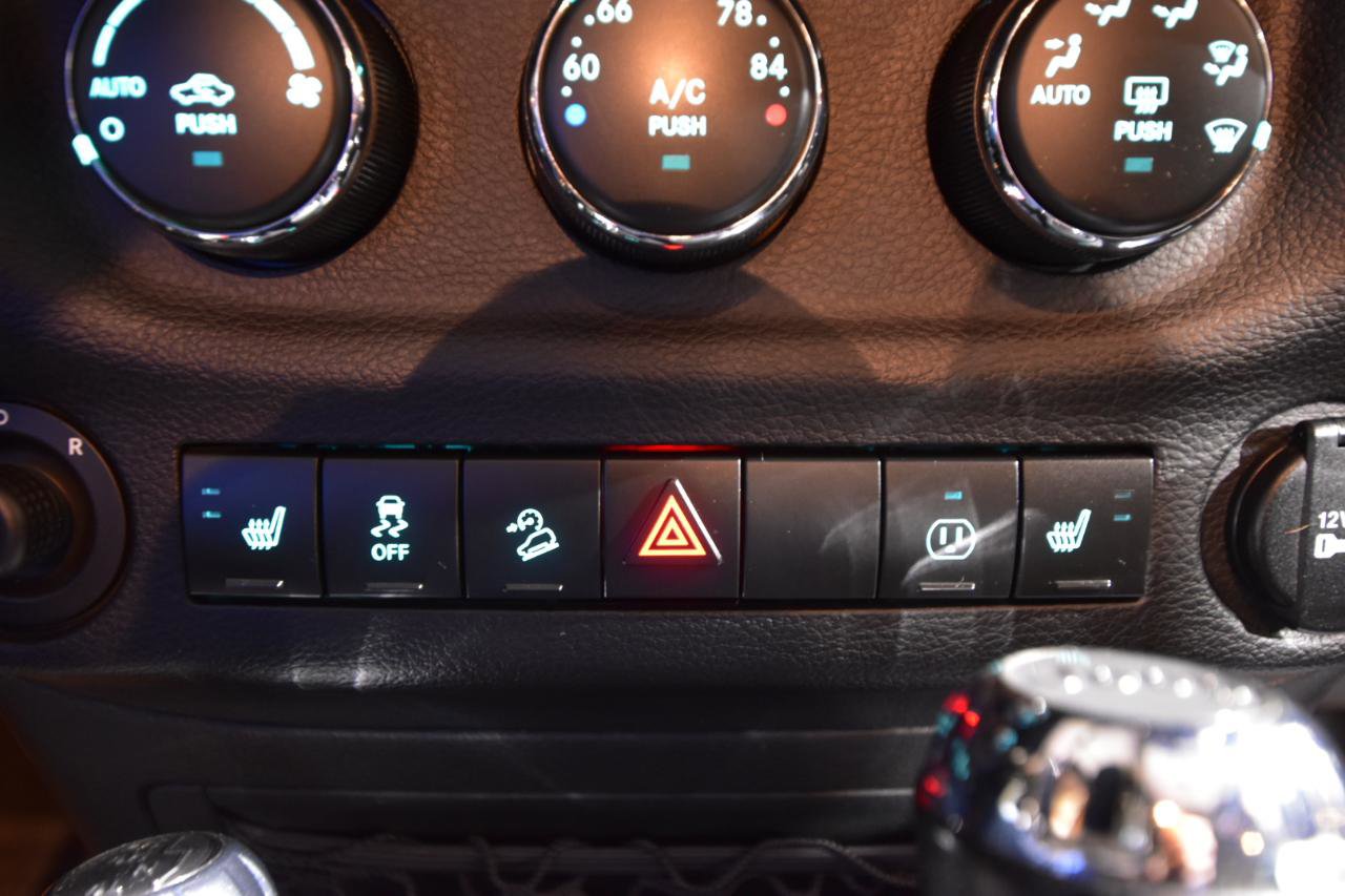Used 2014 Jeep Wrangler Unlimited Sahara AWD/4WD image 28