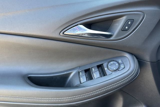 Used 2023 Buick Encore GX Preferred w/ Cold Weather Comfort Package FWD image 11