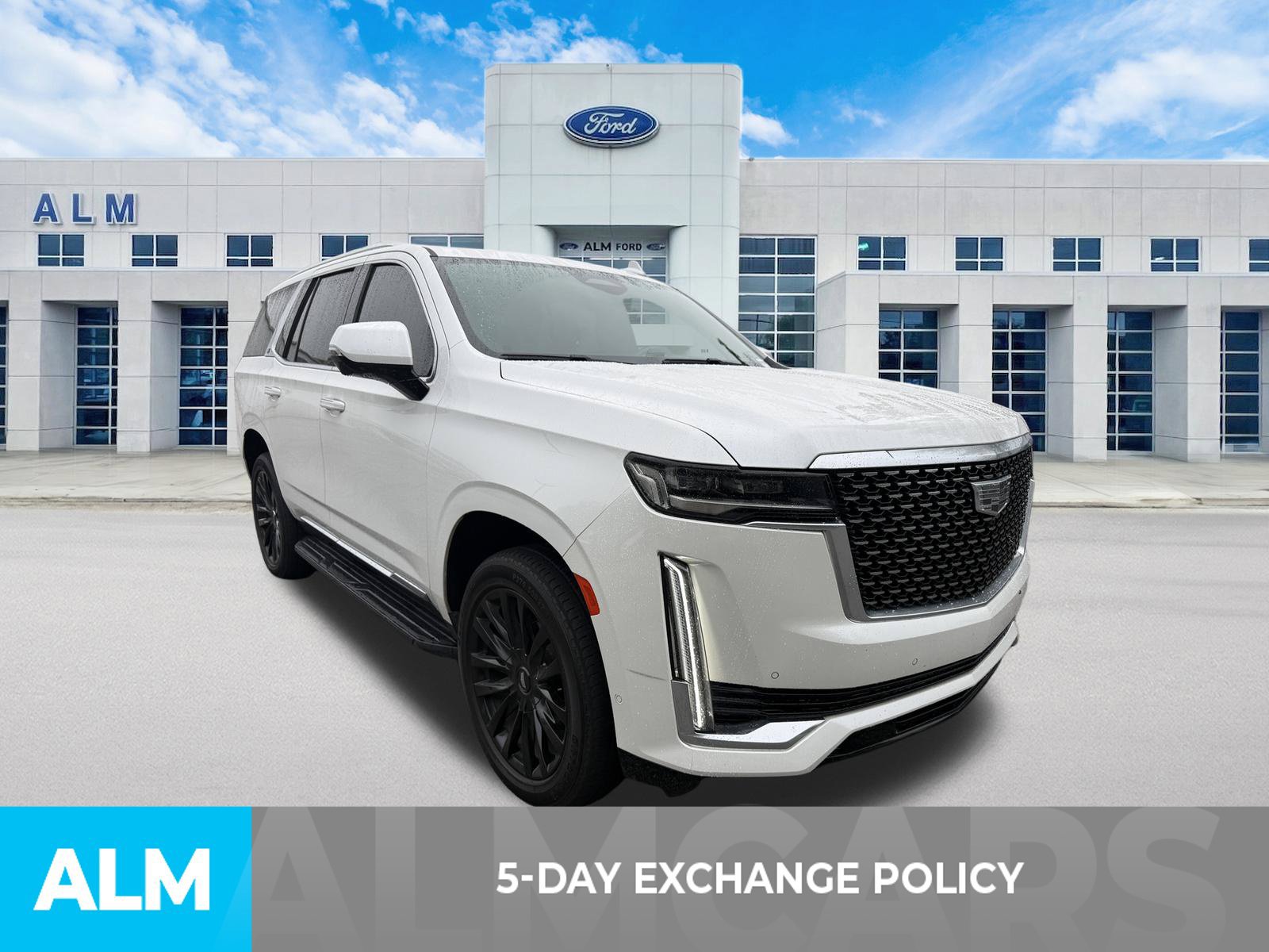 Used 2022 Cadillac Escalade Premium Luxury AWD/4WD image 3