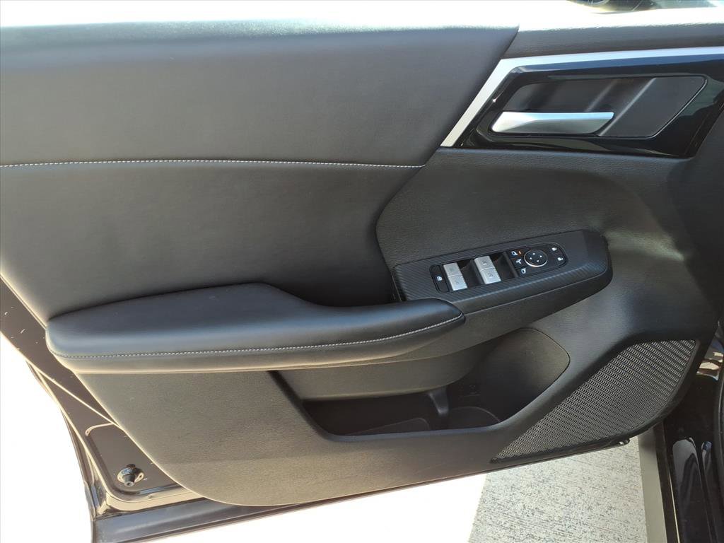 Used 2023 Mitsubishi Outlander SE image 18