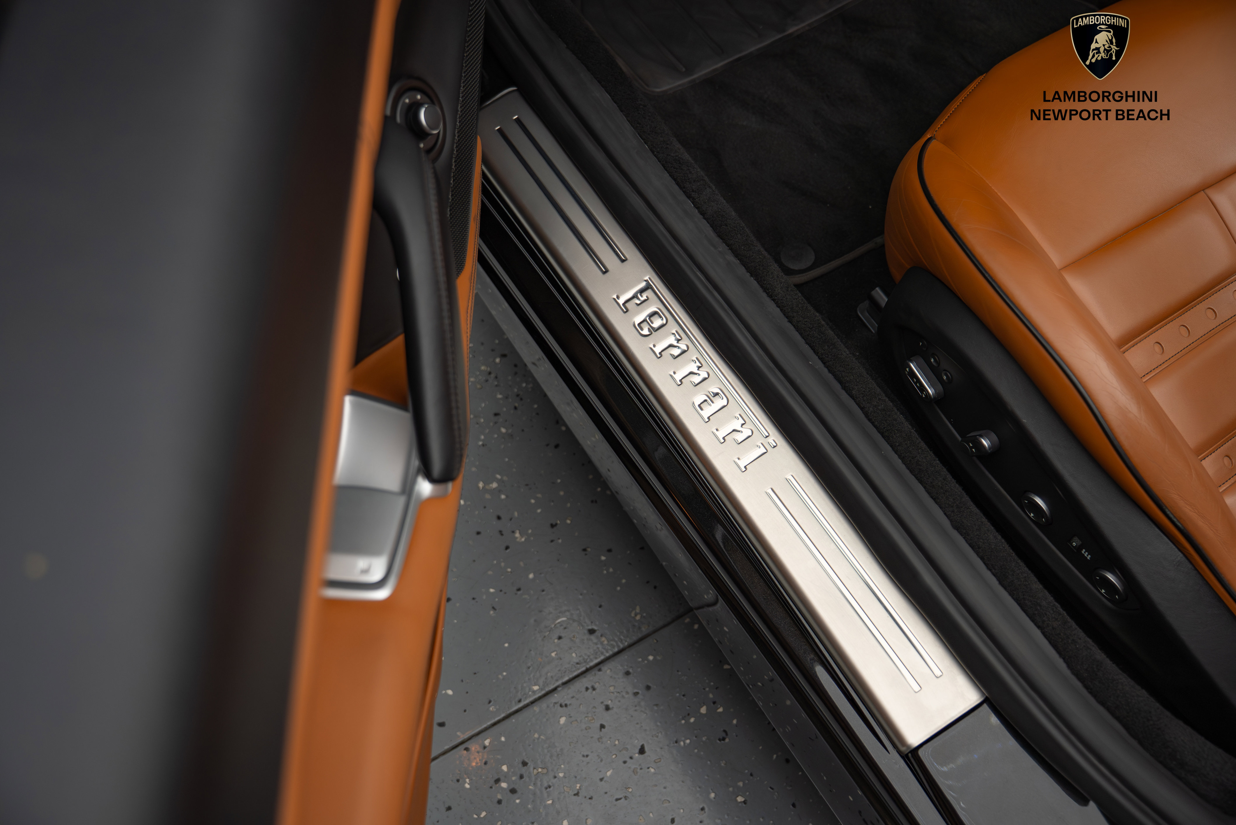 Used 2015 Ferrari California T RWD image 22