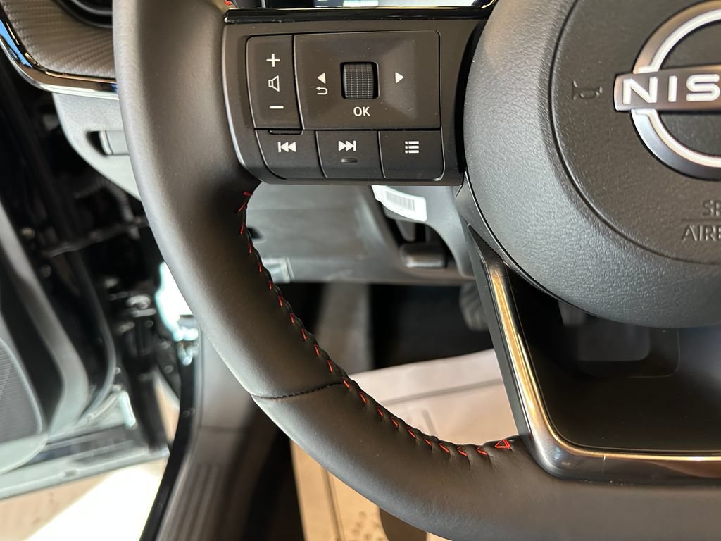 Used 2026 Nissan Kicks SR AWD/4WD image 11
