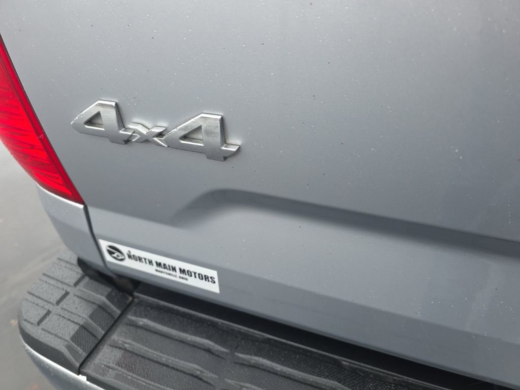 Used 2015 Toyota Tundra SR5 w/ SR5 Upgrade Package image 7