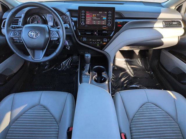 Used 2022 Toyota Camry SE w/ Carpet Mat Package (TMS) image 17
