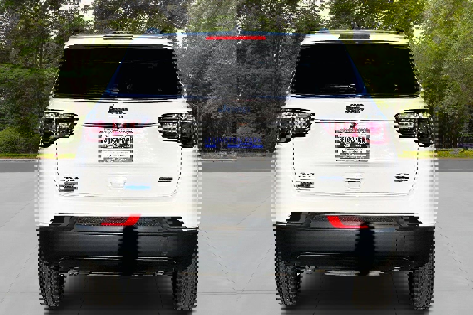 Used 2024 Jeep Compass Latitude image 6