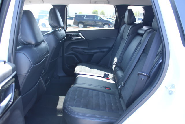 Used 2024 Mitsubishi Outlander SE AWD/4WD image 39