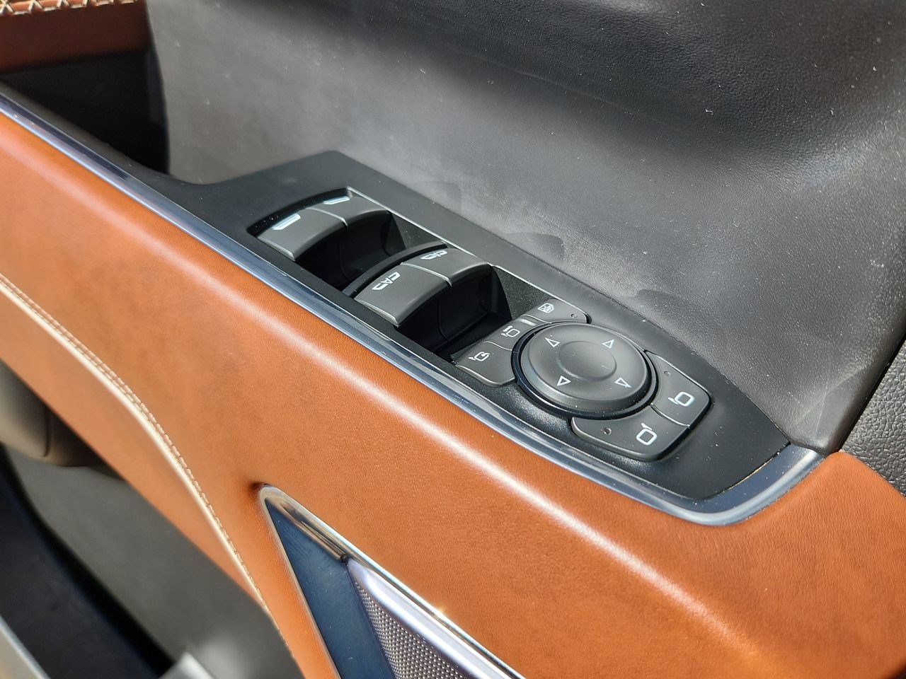 Used 2024 GMC Sierra 3500 Denali Ultimate image 19