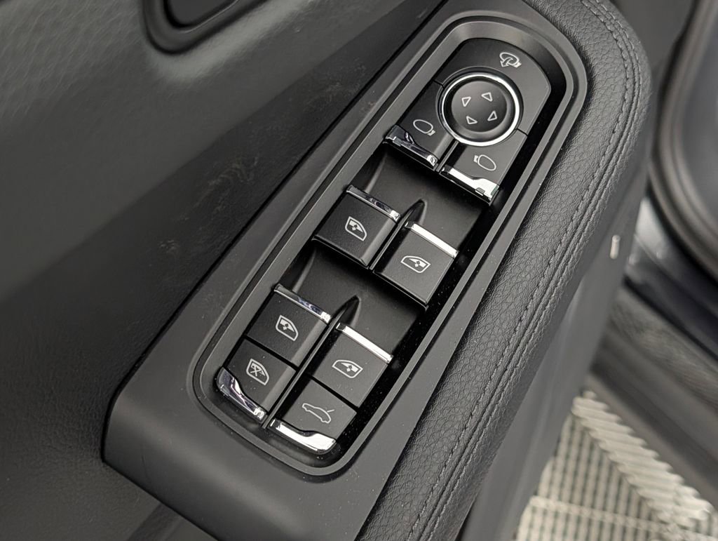 New 2026 Porsche Macan image 28