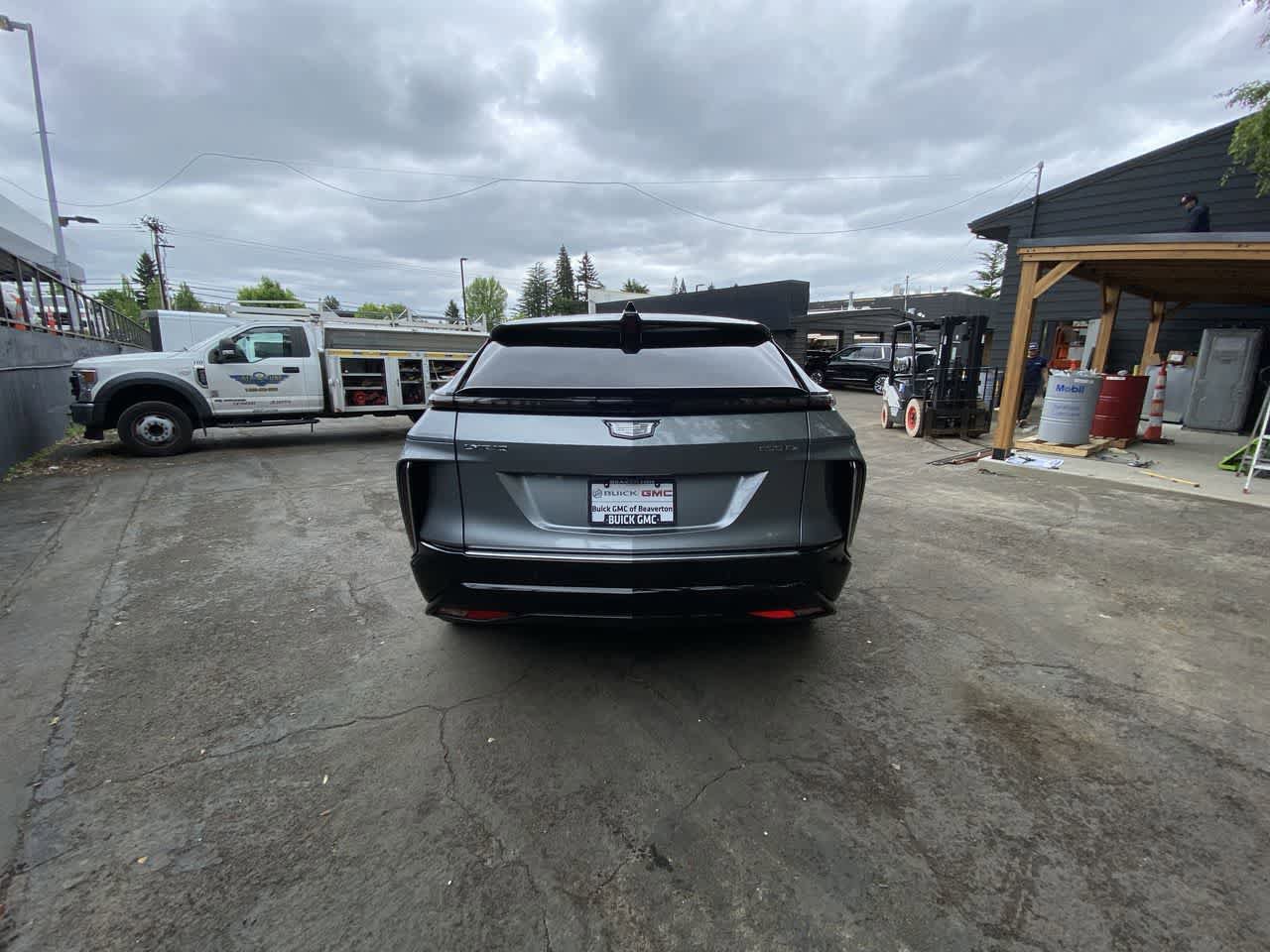 Used 2024 Cadillac Lyriq Luxury w/ LPO, Floor Liner Package AWD/4WD image 5