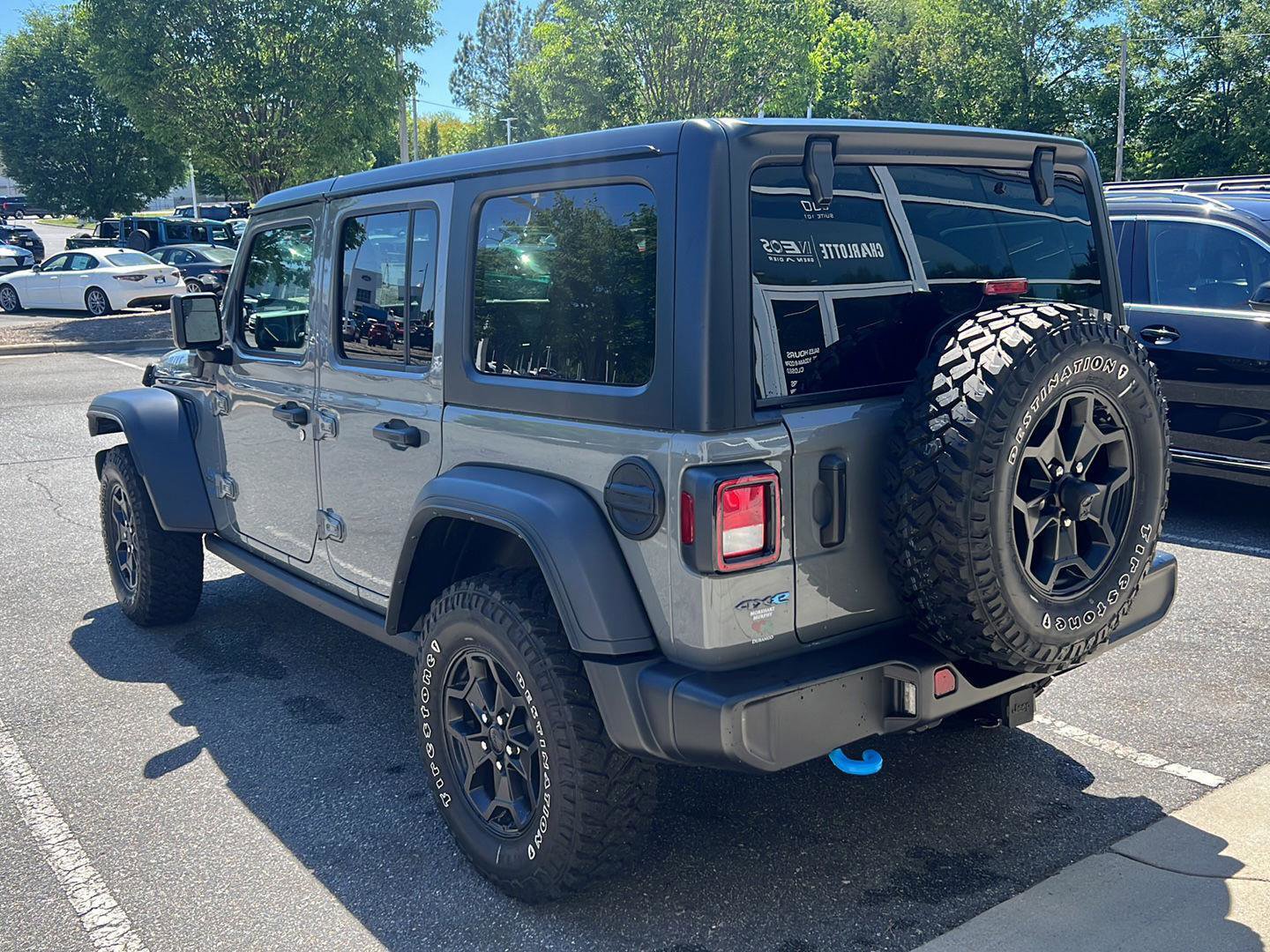 Used 2023 Jeep Wrangler Unlimited w/ Cold Weather Group AWD/4WD image 5
