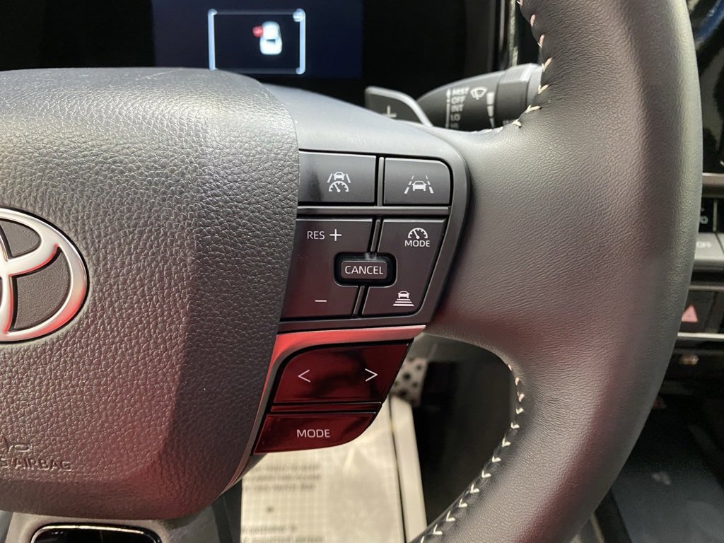 Used 2025 Toyota Camry Hybrid image 29