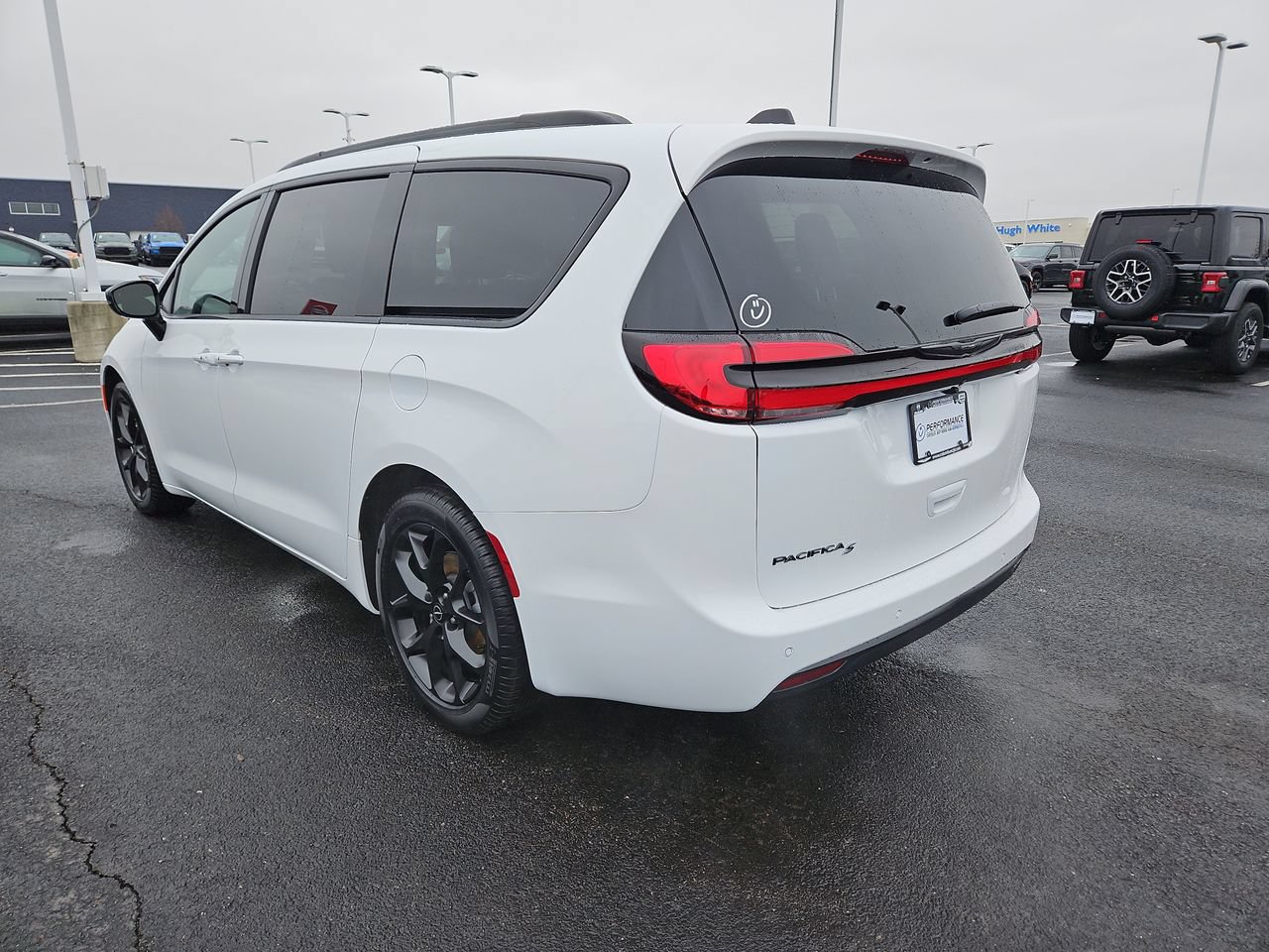 New 2026 Chrysler Pacifica Select w/ S Appearance Package FWD image 5