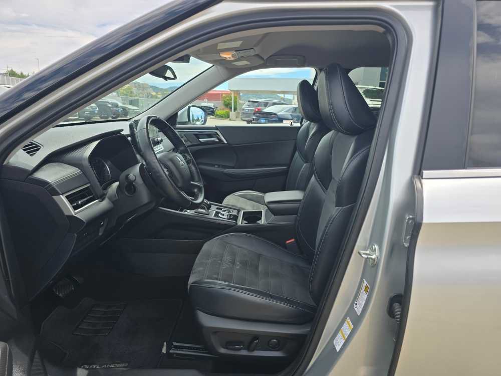 Used 2024 Mitsubishi Outlander SE AWD/4WD image 9