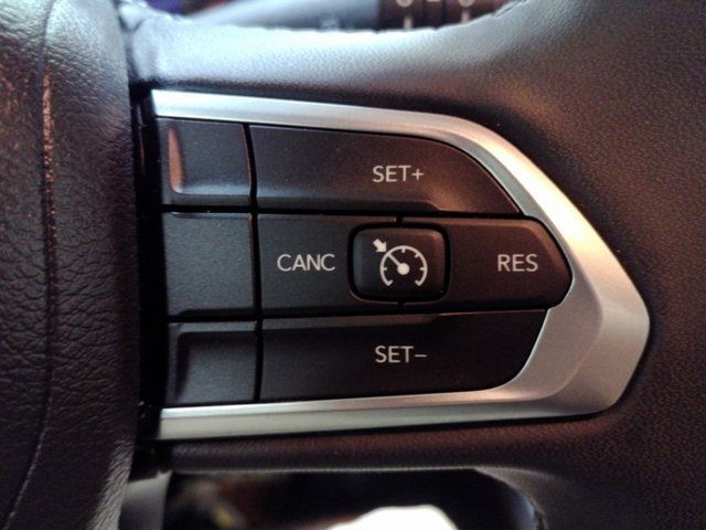 Used 2025 Jeep Compass Latitude w/ Altitude Special Edition image 32