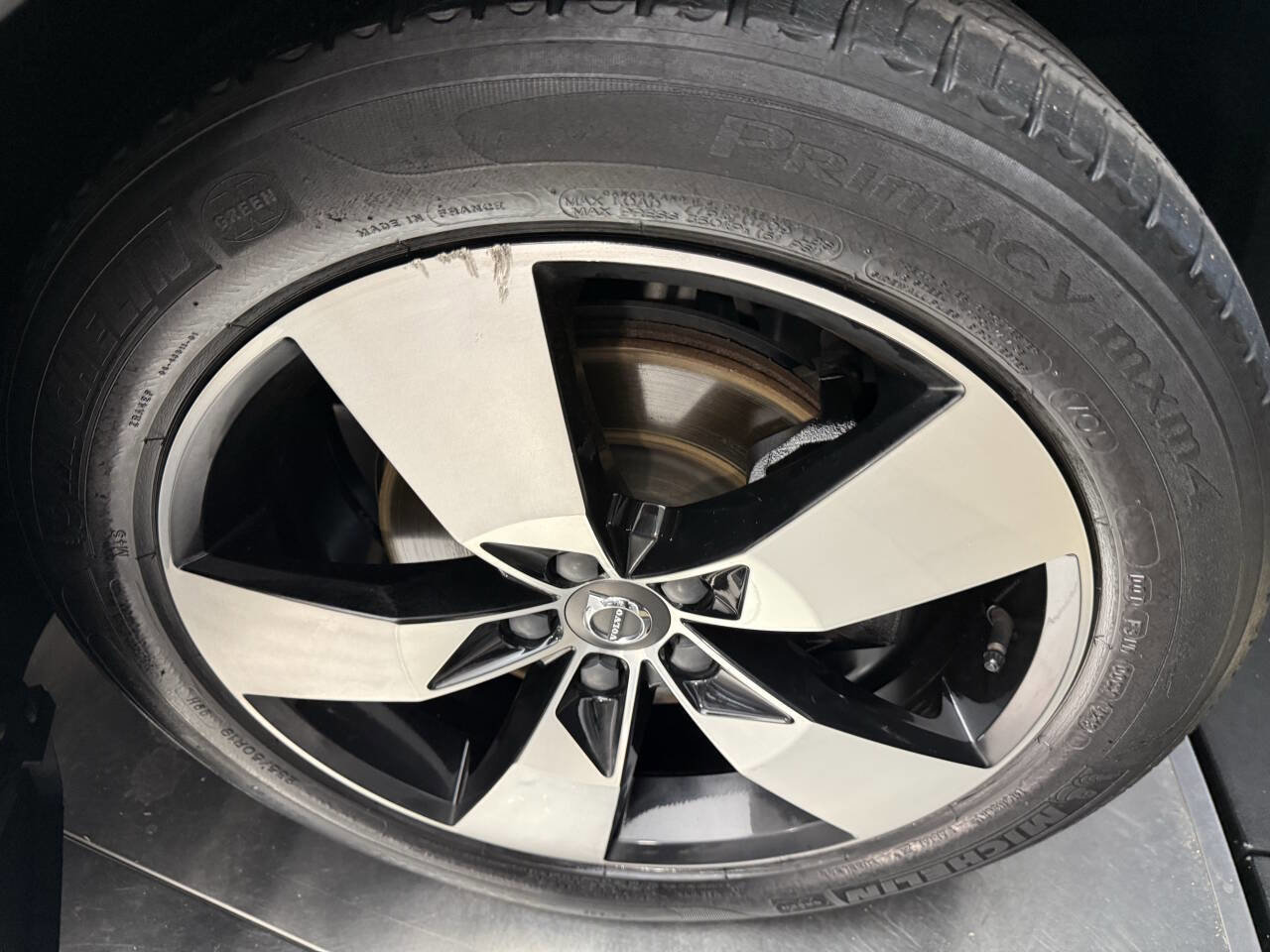 Used 2019 Volvo XC40 T5 Momentum image 30