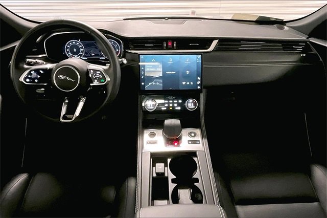 Certified 2025 Jaguar F-PACE R-Dynamic S image 18