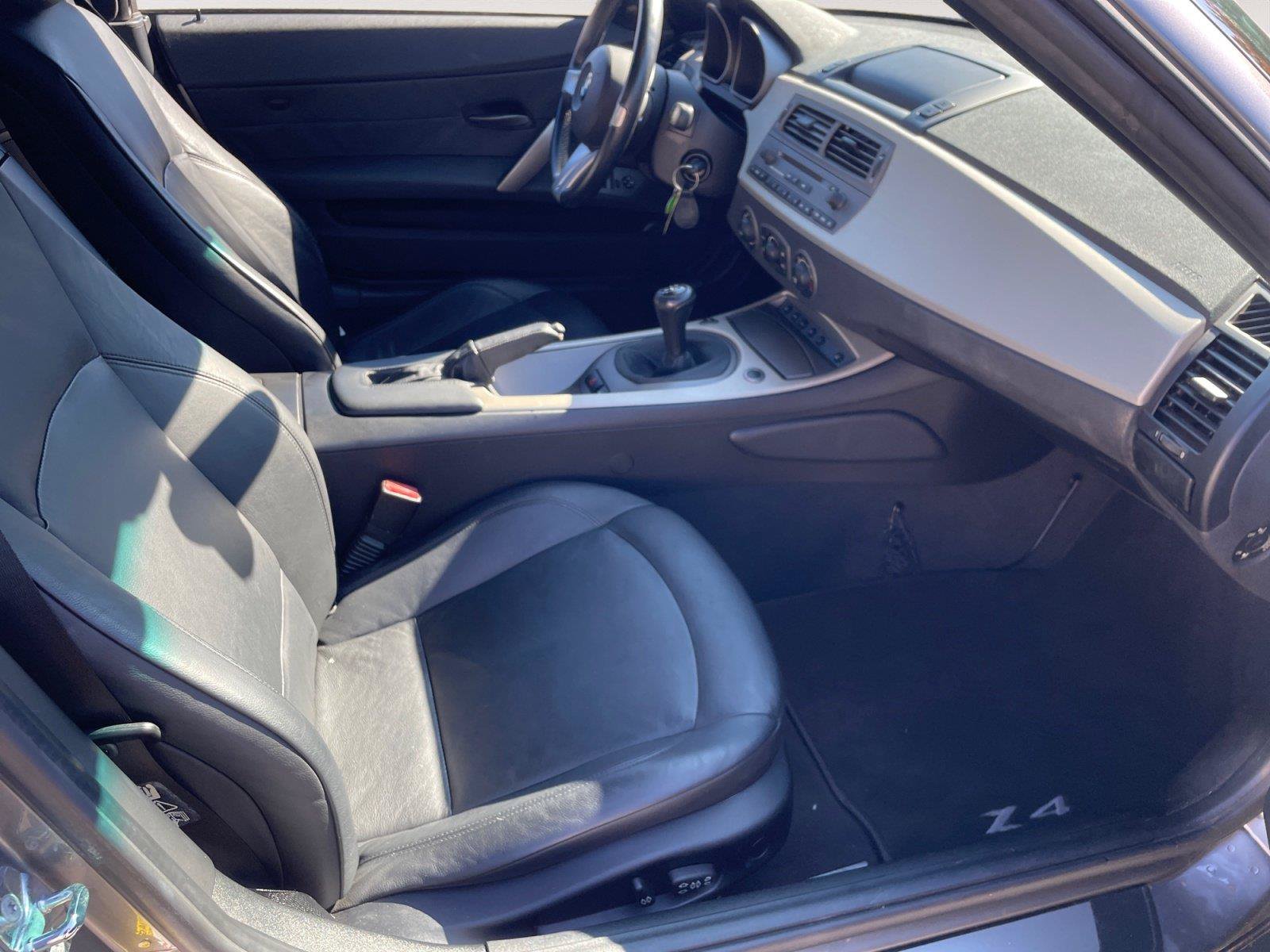 Used 2003 BMW Z4 2.5i RWD image 15