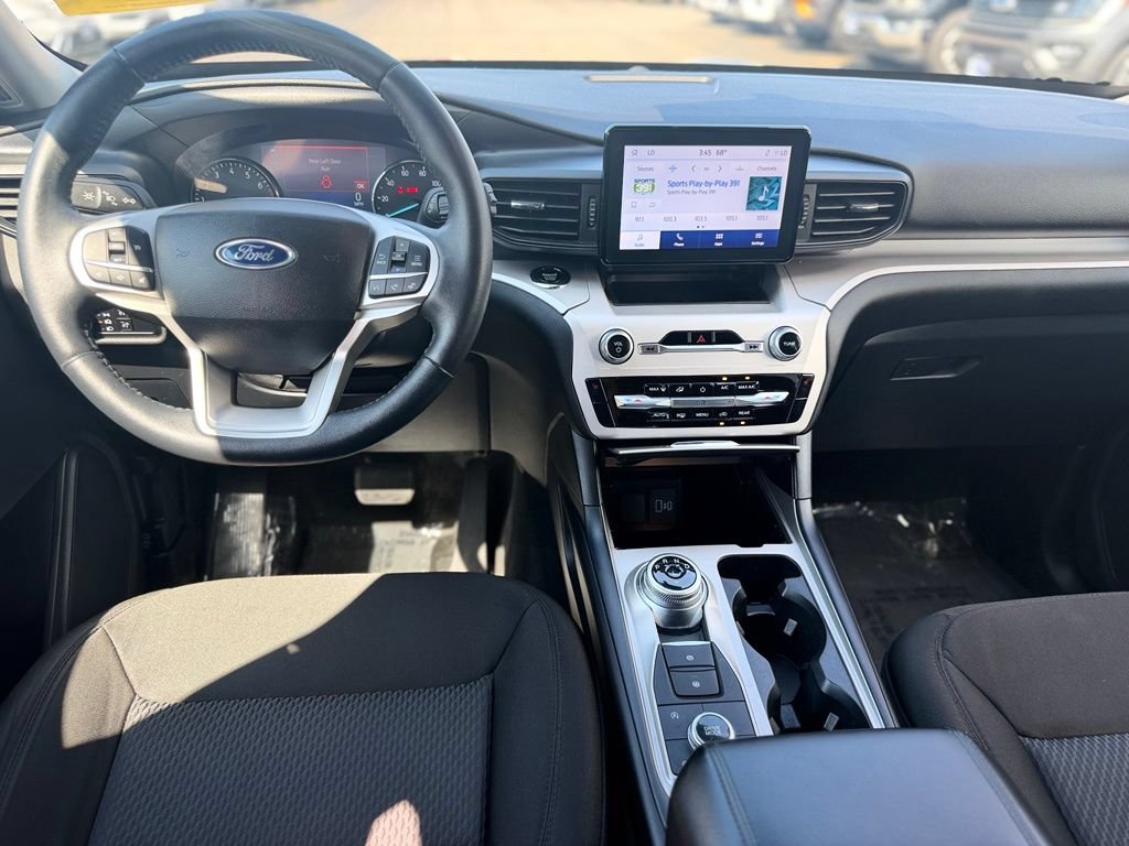 Used 2023 Ford Explorer XLT AWD/4WD image 13