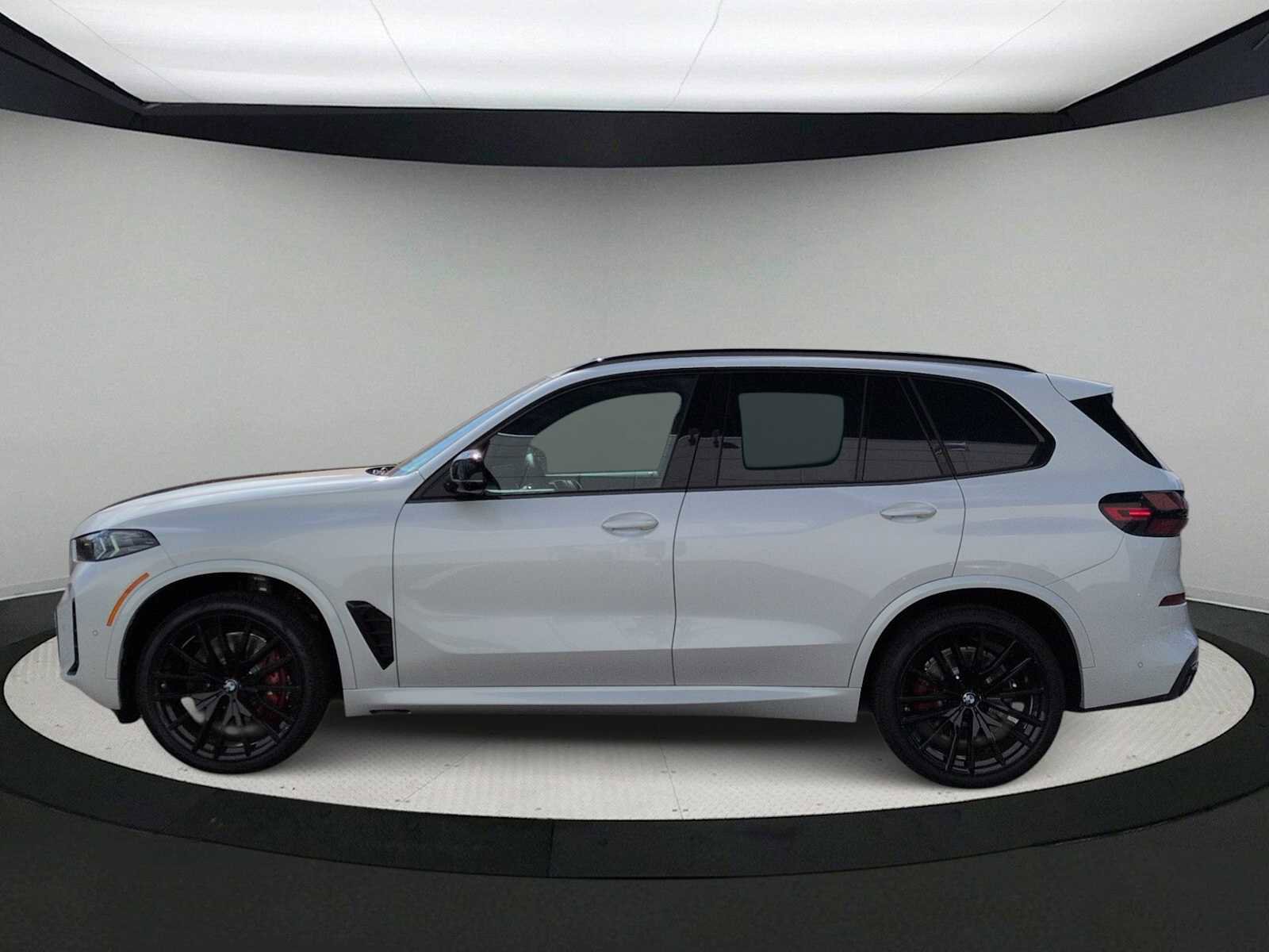 New 2026 BMW X5 M60i w/ Climate Comfort Package image 5