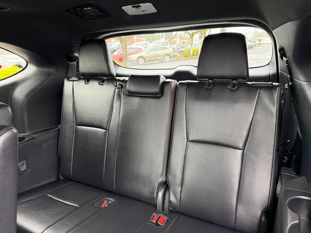 Used 2025 Toyota Highlander XSE AWD/4WD image 33