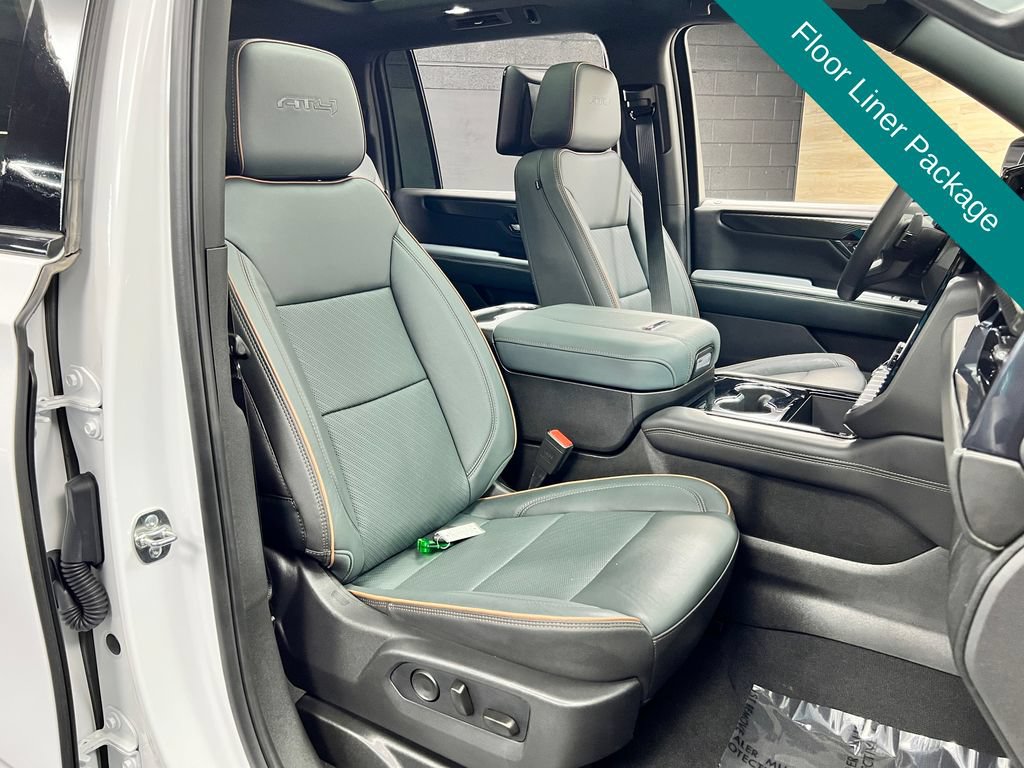 Used 2026 GMC Yukon XL AT4 w/ AT4 Premium Plus Package AWD/4WD image 8