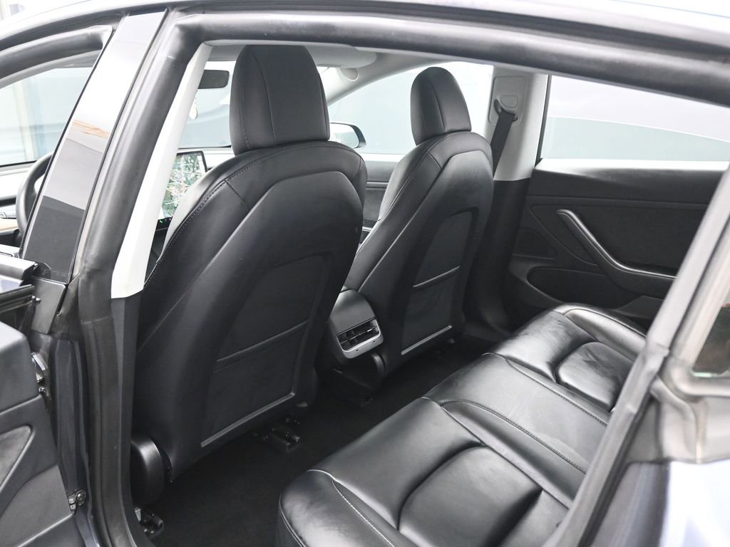 Used 2021 Tesla Model 3 Standard Range Plus image 19