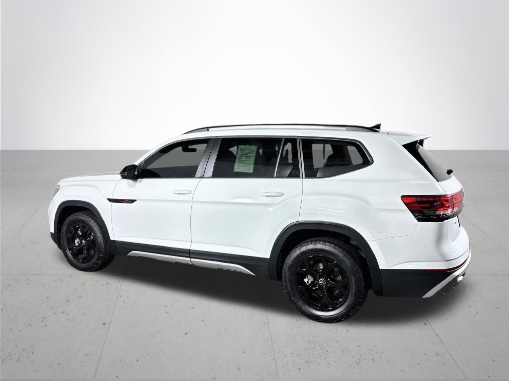 Certified 2024 Volkswagen Atlas Peak Edition SE AWD/4WD image 9