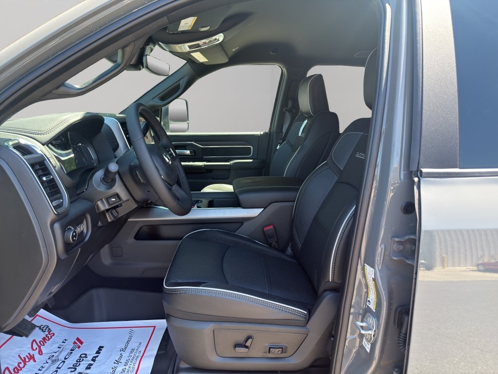 New 2026 RAM 2500 Laramie AWD/4WD image 3