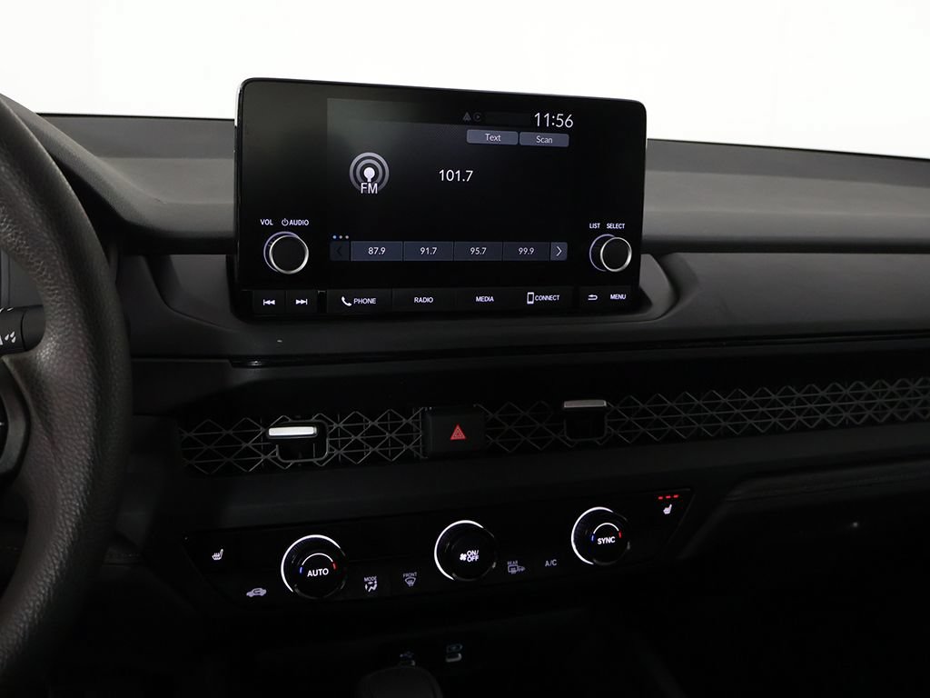 Used 2025 Honda Accord SE image 39