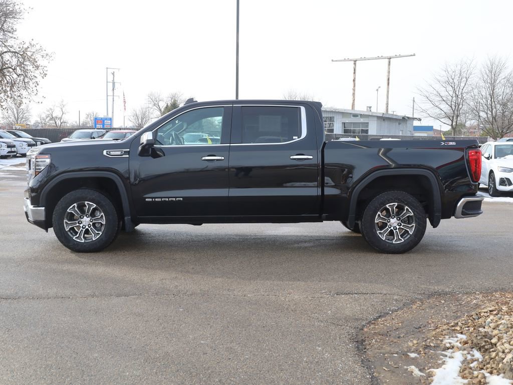 Used 2024 GMC Sierra 1500 SLT w/ X31 Off-Road Package AWD/4WD image 7