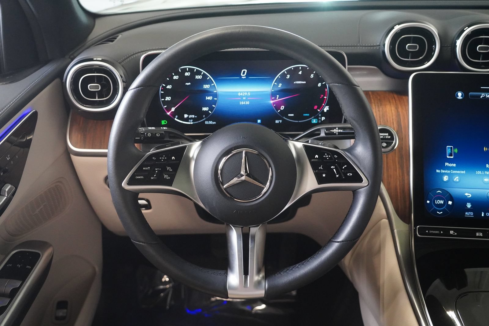 Used 2024 Mercedes-Benz GLC 300 4MATIC image 15