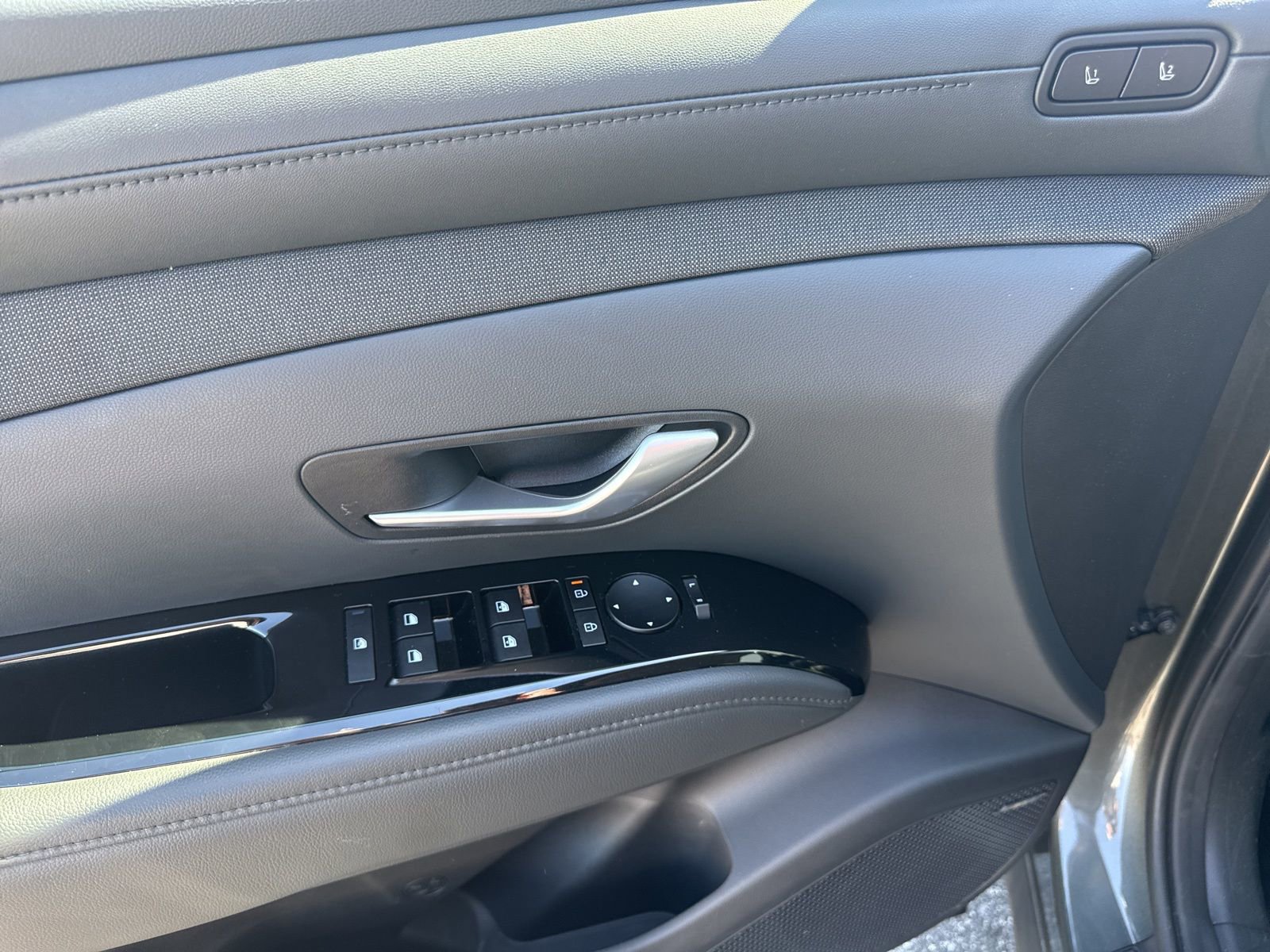 Certified 2025 Hyundai Tucson Limited image 17