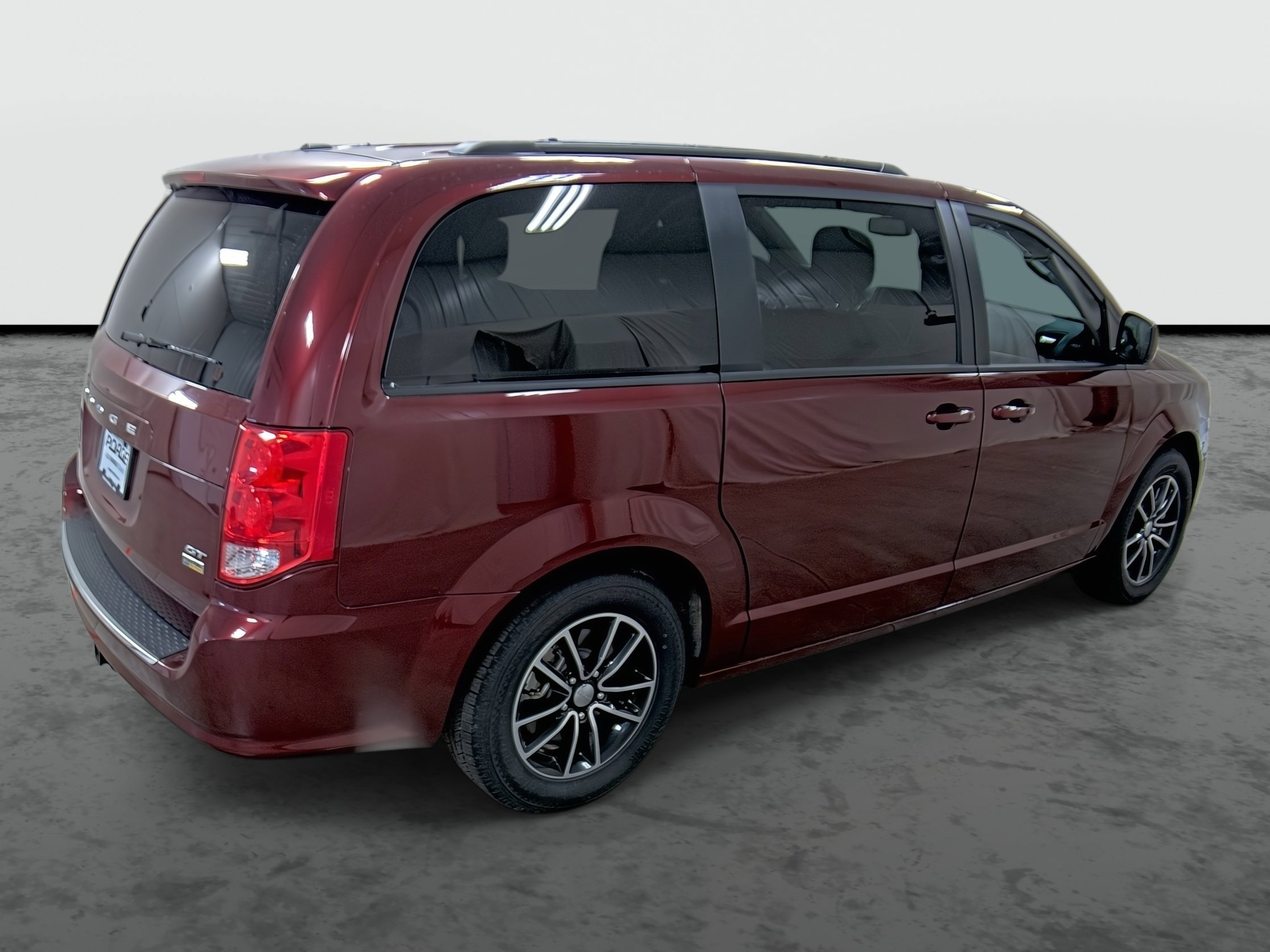 Used 2019 Dodge Grand Caravan GT image 4