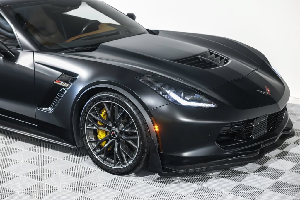 Used 2016 Chevrolet Corvette Z06 w/ 3LZ Preferred Equipment Group RWD image 6