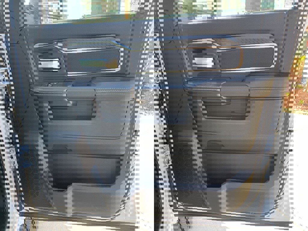 New 2026 RAM 4500 4x4 Crew Cab DRW image 26